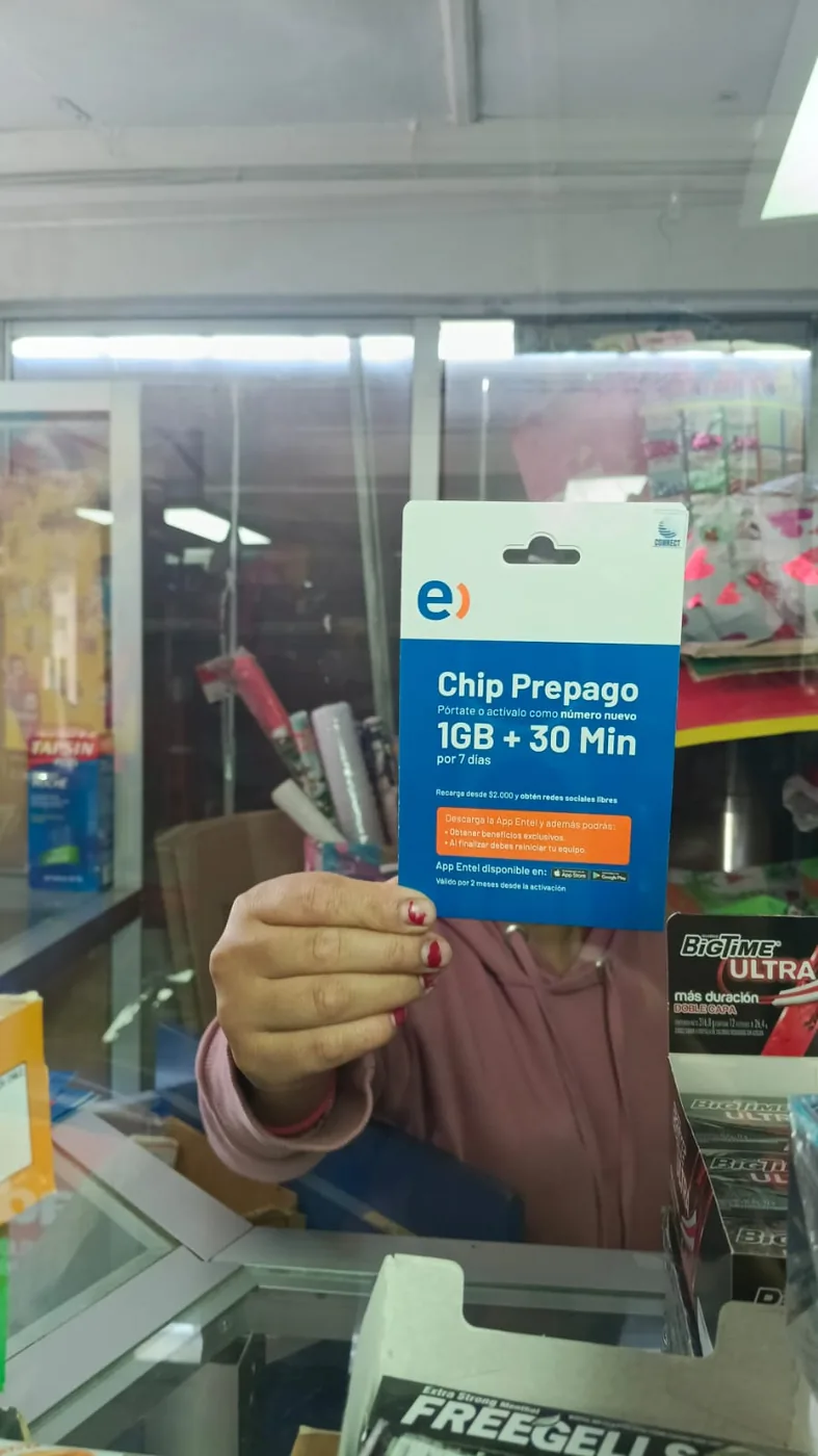 Chips exhibidos para la venta en un negocio real
