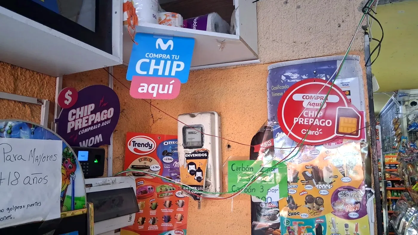 Publicidad instalada en un comercio